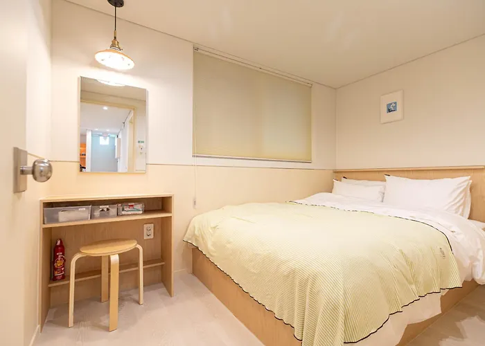 Nook Jongno Full-floor 2-bedroom Near Gwangjang Market Seoul
