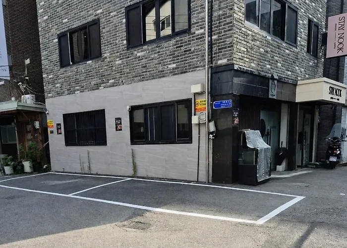 Nook Jongno Full-floor 2-bedroom Near Gwangjang Market Seoul
