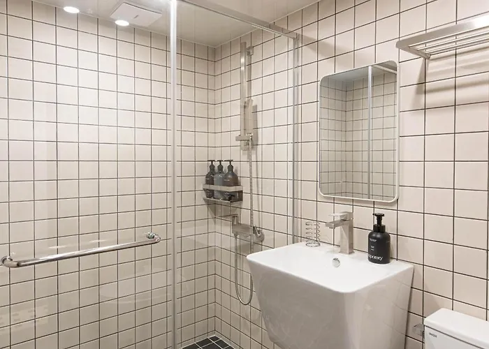 Nook Jongno Full-floor 2-bedroom Near Gwangjang Market