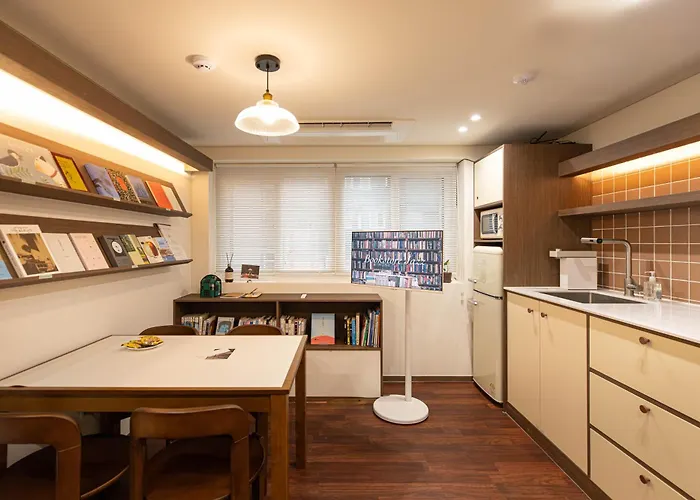 Apartahotel Nook Jongno Full-floor 2-bedroom Near Gwangjang Market 3*