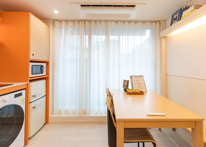 Nook Jongno Full-floor 2-bedroom Near Gwangjang Market 3*