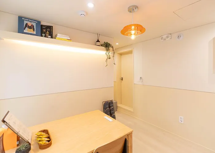 Nook Jongno Full-floor 2-bedroom Near Gwangjang Market 4* Seul